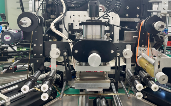 2-6 カラー 45 pcs/Min コンテナ CNC自動印刷機 SRS1039