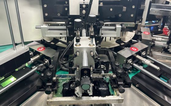 SR816 ソフトチューブ自動1色印刷機 操作が簡単なタッチスクリーン