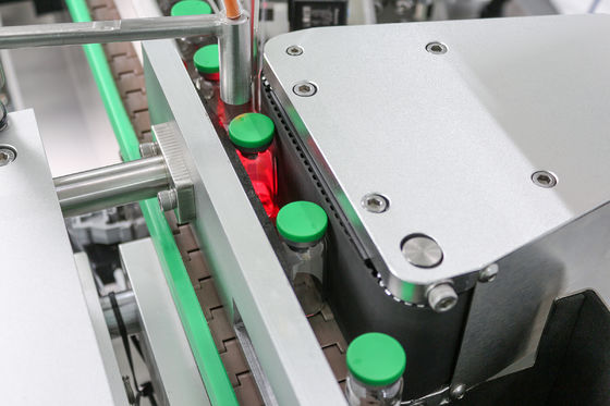 SGSの毎日の化学工業300pcs/minの垂直自動ラベラー機械