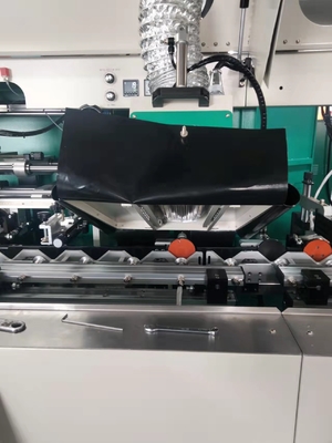 300*250mm 100pcs/Min 完全自動 シルクスクリーン印刷機 多色