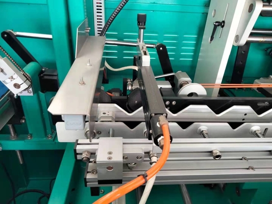 サーボ駆動UVボトルプリンター ホットスタンプラベル付き多彩スクリーン印刷機